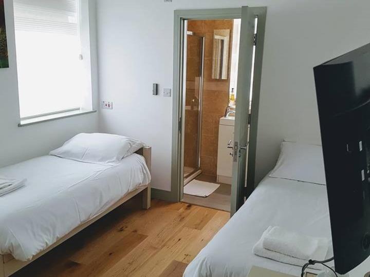Forest House Отель