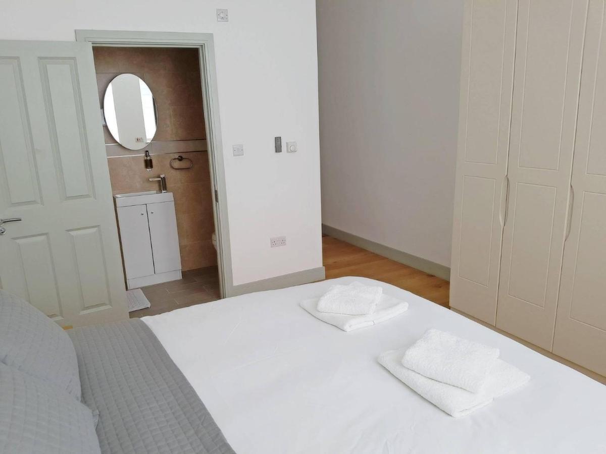 Forest House Отель